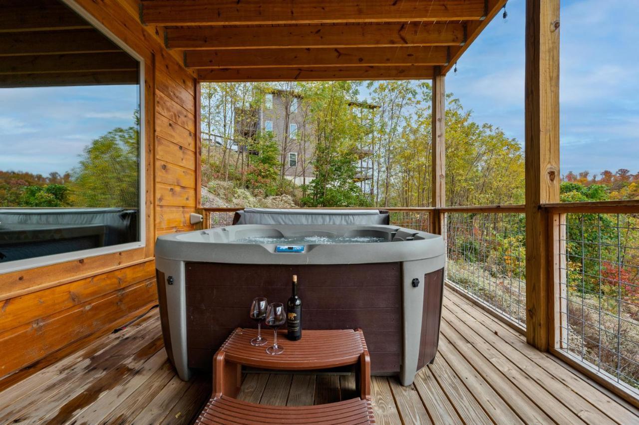 The Overlook - '21 Cabin - Gorgeous Unobstructed Views - Fire Pit Table - Gamerm - Hottub - Xbox - Lots Of Bears Gatlinburg Exteriér fotografie