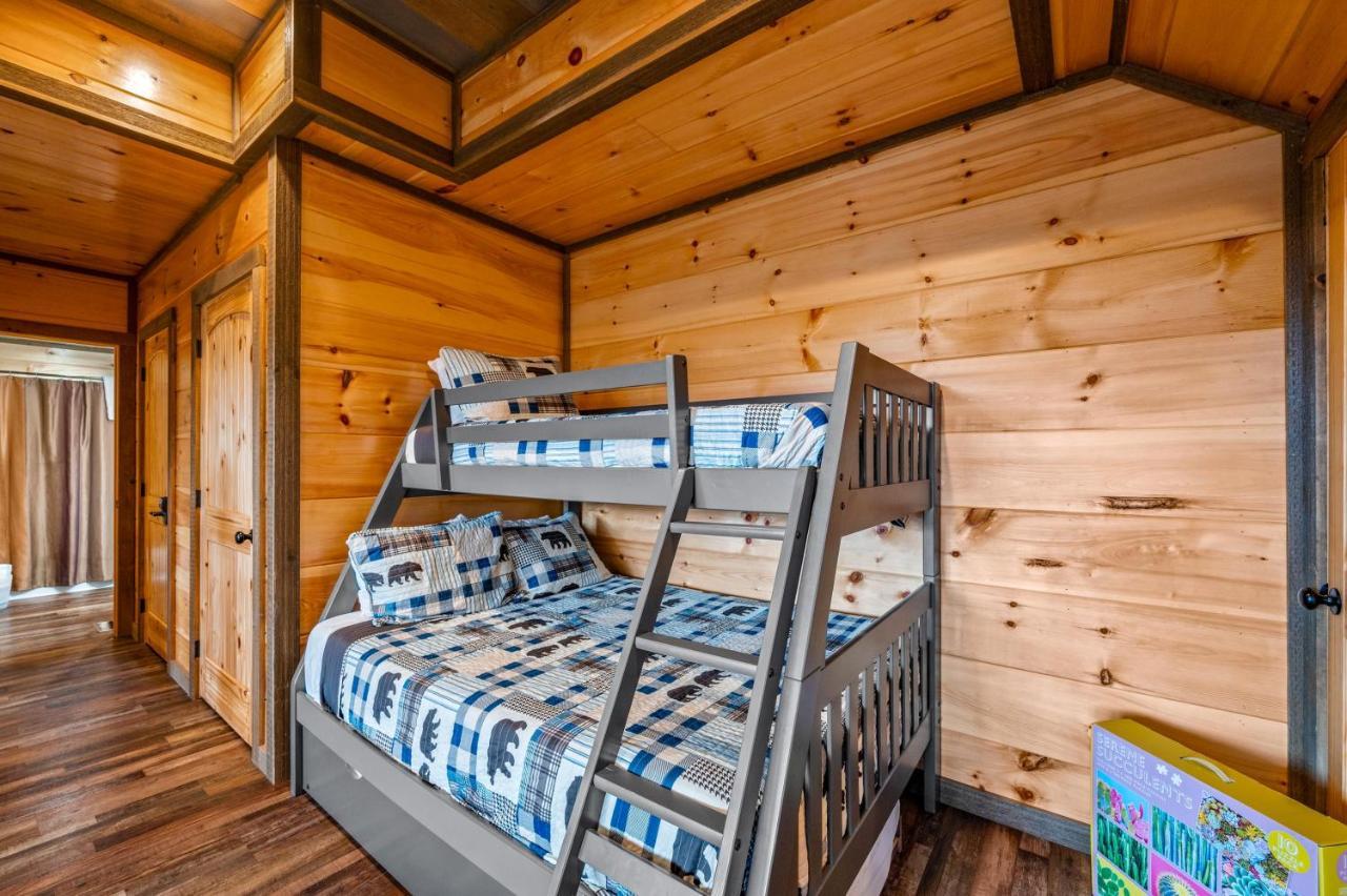 The Overlook - '21 Cabin - Gorgeous Unobstructed Views - Fire Pit Table - Gamerm - Hottub - Xbox - Lots Of Bears Gatlinburg Exteriér fotografie